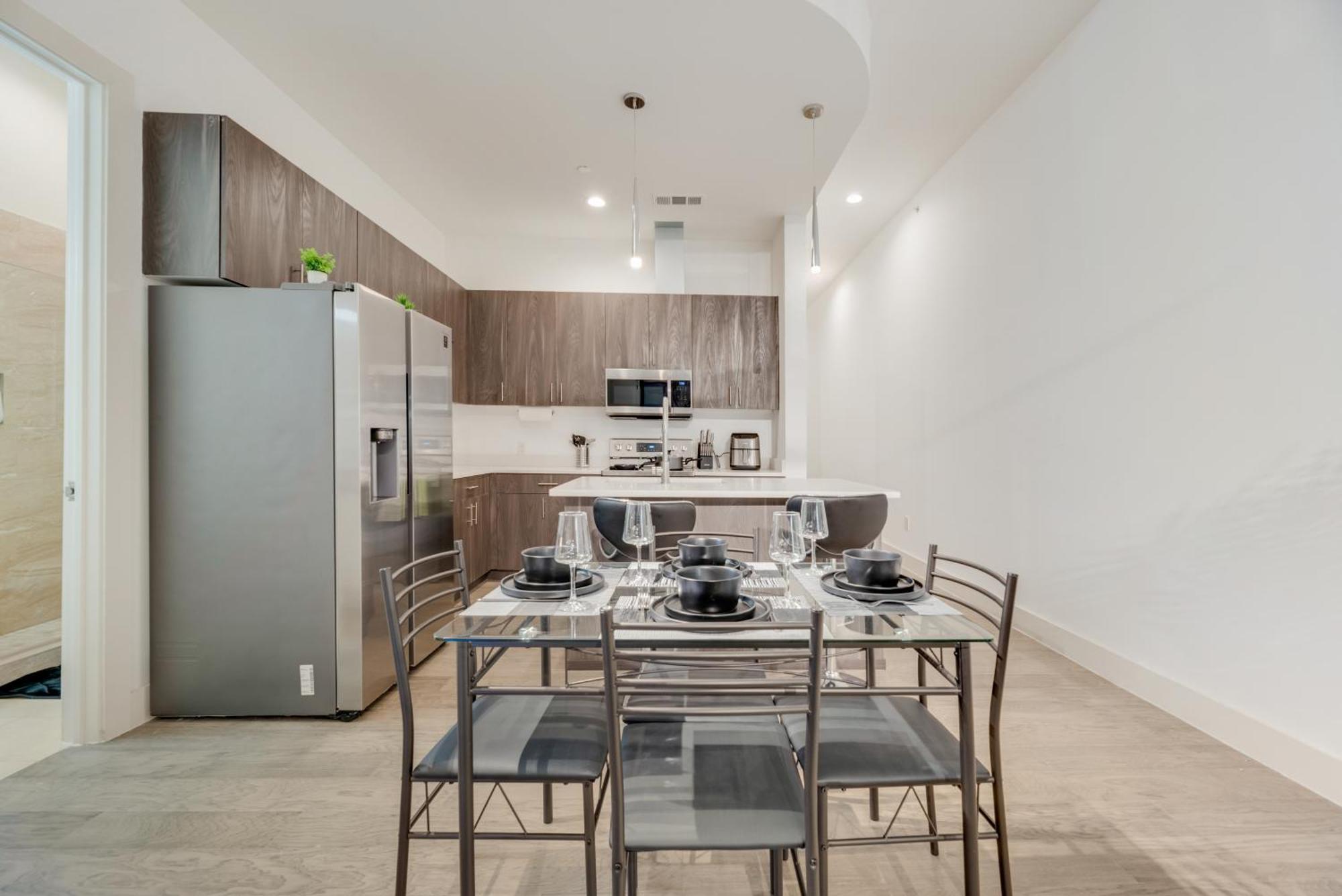 Snazzy Loft Style 2Br I Gym I Parking I Workspace Даллас Екстер'єр фото